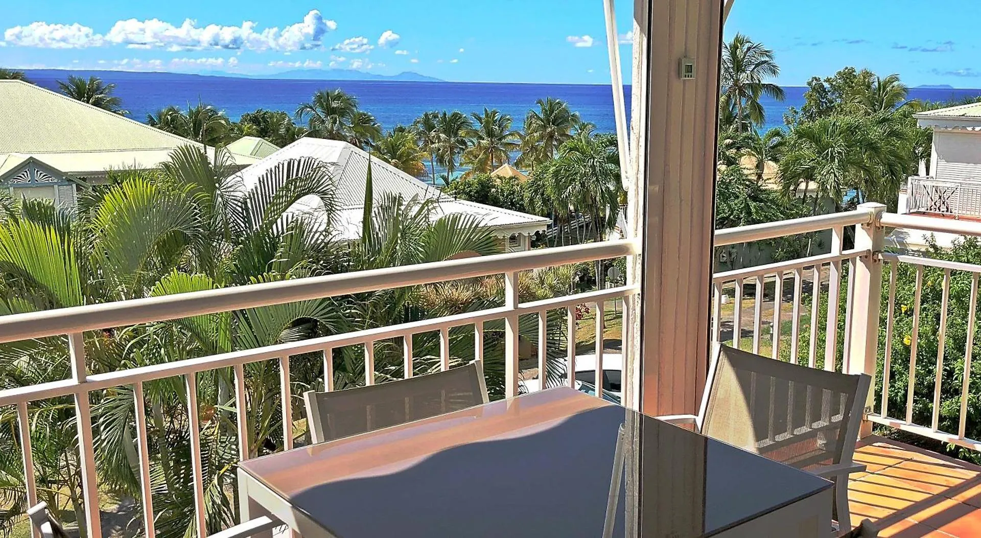 Anse Des Rochers-Studio Zabrico contacts